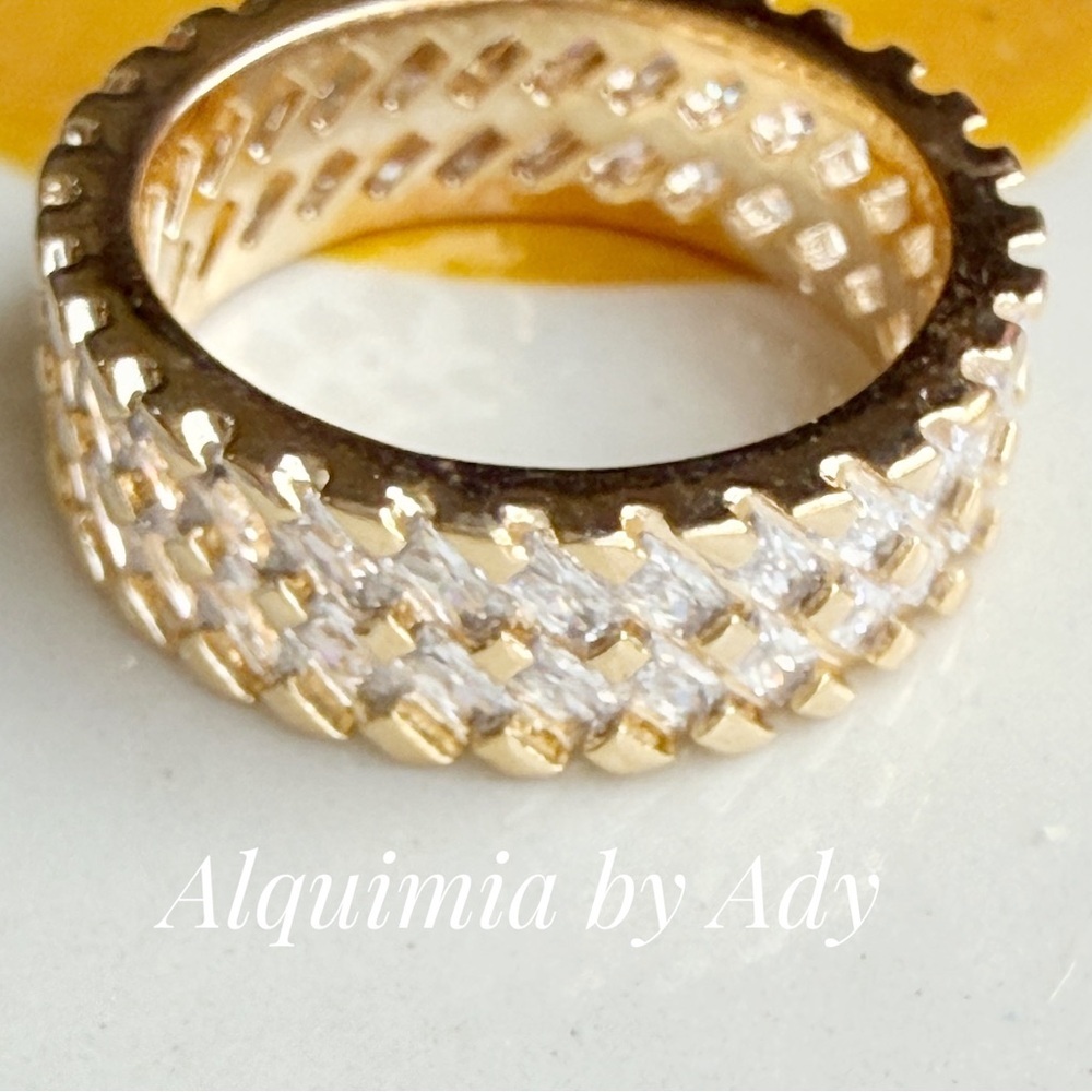 PINKY RING 💍 + Gold Crystal-Accented Mesh Band Ring